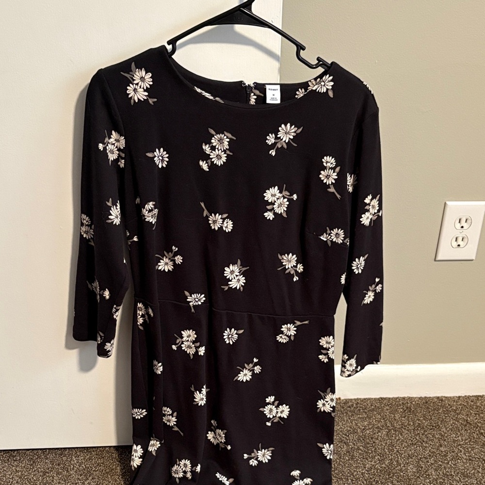 Old Navy Black Floral Long Sleeve Dress